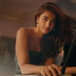 Pooja Hegde Instagram – @forevernew_india X @hegdepooja 💖
Introducing you a collection that recreates high-octane glamour and the perfect outfit that stands out in every event of life~ The Best Time Ever ✨ Forever New’s Autumn Winter’ 22 Collection

Production House –  @ikp.insta

Director – @denzilmachado
Producer – @imran_khatri
Creative – @denzilmachado @ikp.insta
 
DOP – @mr_arnoldfernandes
Photography: @rahuljhangiani
 
Associate Producer: @keyurlakhani
.
.
.
#ForverNew #TheBestTimeEver #ForeverNewXPoojaHegde