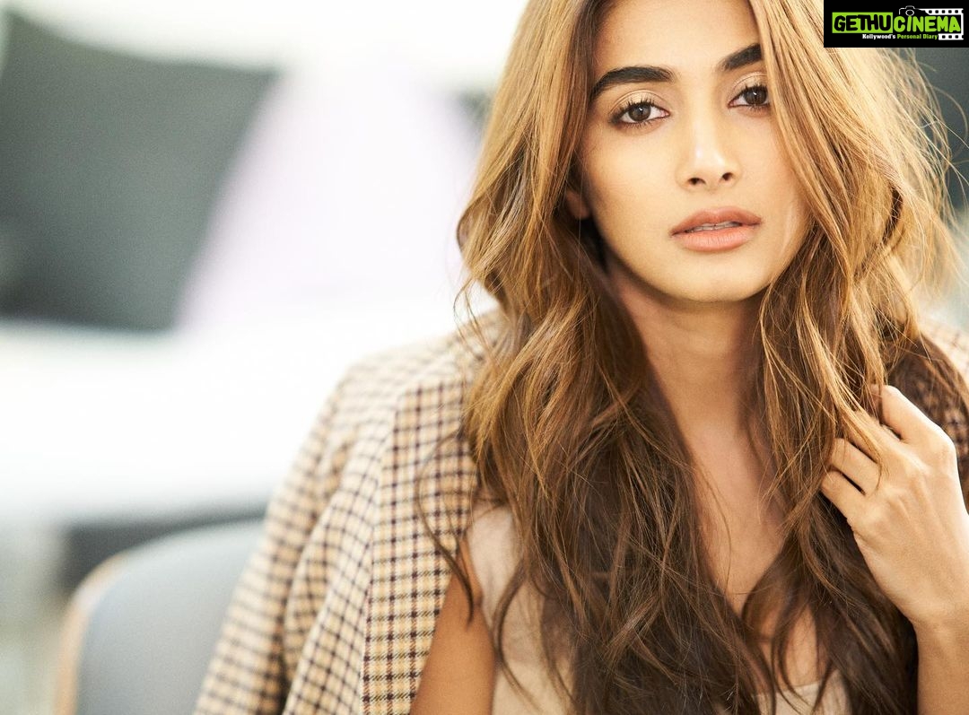 Pooja Hegde Instagram - Life update: Still a mess 🫠🫠🫠 📸- @avigowariker