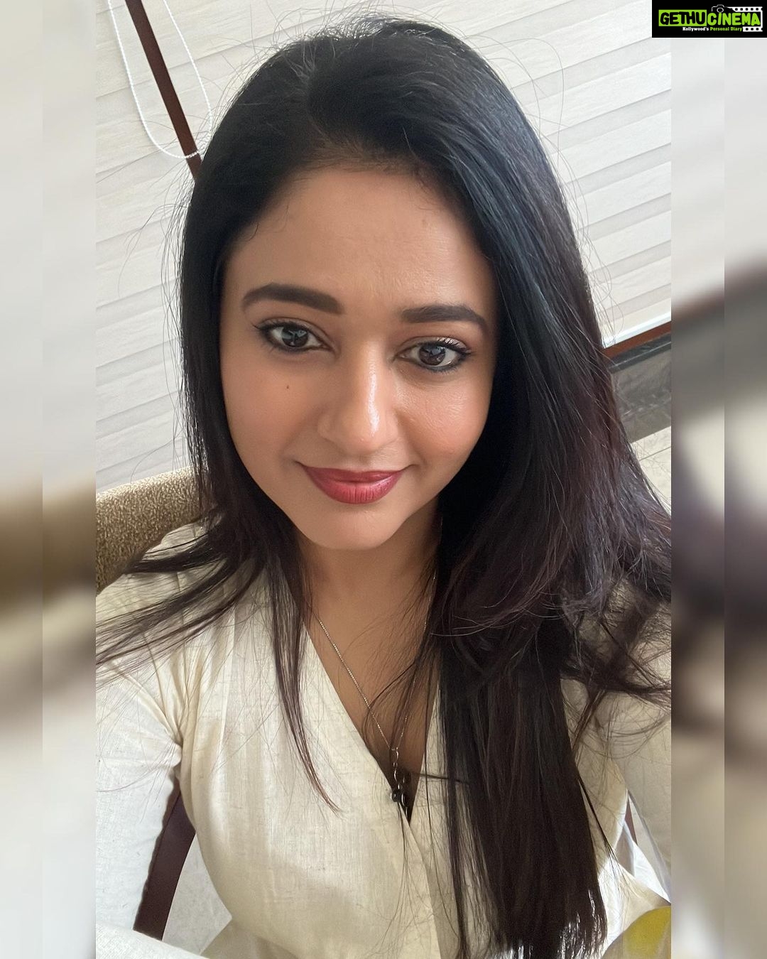Poonam Bajwa Instagram - Good morning ❤️ Ernakulam City, Kerala