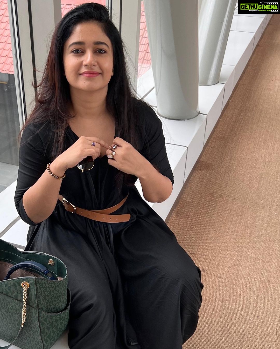 Poonam Bajwa Instagram - #ɢᴏᴅsᴏᴡɴᴄᴏᴜɴᴛʀʏ#keraladiaries#moviepromotions#mainhoonmoosa
