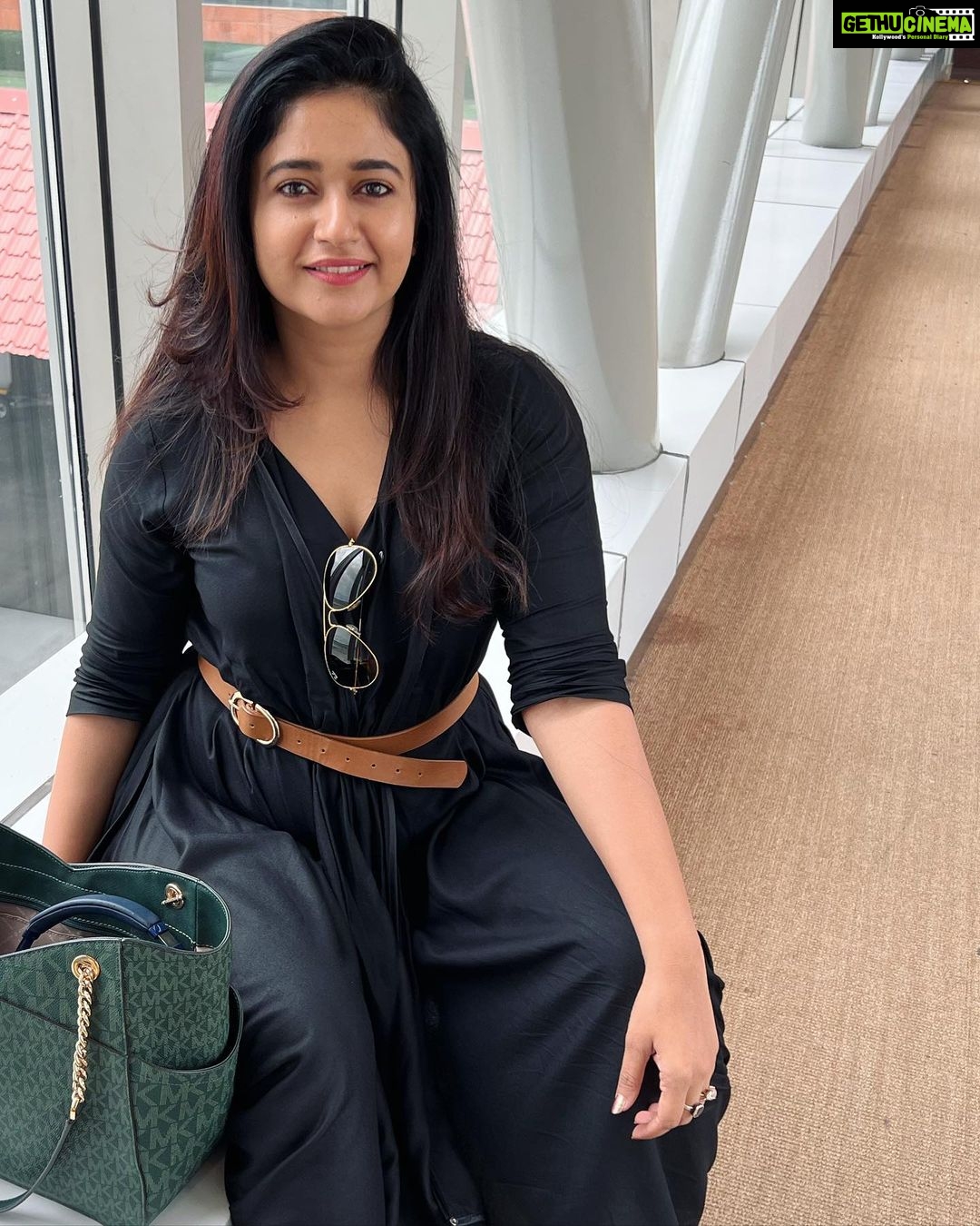 Poonam Bajwa Instagram - #ɢᴏᴅsᴏᴡɴᴄᴏᴜɴᴛʀʏ#keraladiaries#moviepromotions#mainhoonmoosa