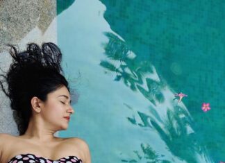 Poonam Bajwa Instagram - #sundaysbelike#drifting#pooldiaries#tbt❤