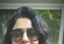 Poonam Bajwa Instagram - “Don’t forget -no one sees the world as you do , so no one else can tell the stories you have to tell “~ Charles de Lint #ourlivesourstories#tellyourstoryyourway#allthingslove