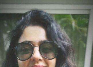 Poonam Bajwa Instagram - “Don’t forget -no one sees the world as you do , so no one else can tell the stories you have to tell “~ Charles de Lint #ourlivesourstories#tellyourstoryyourway#allthingslove