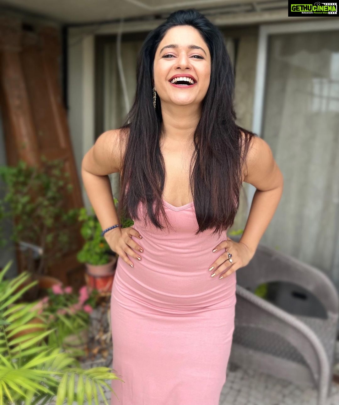 Poonam Bajwa Instagram - Good evening to you#💫💫💫💫