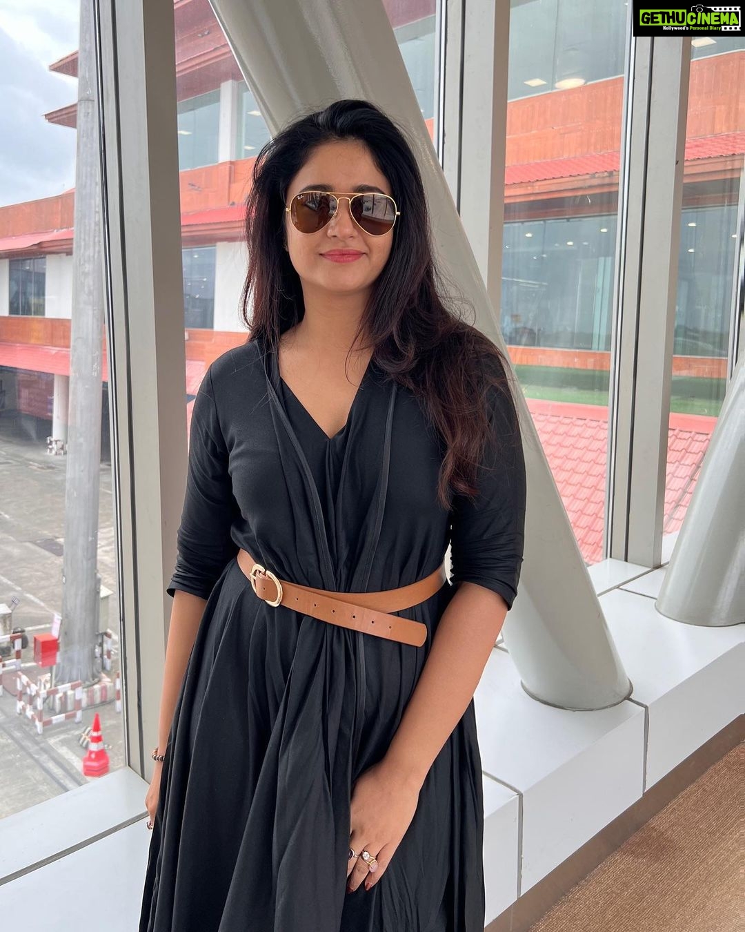 Poonam Bajwa Instagram - #ɢᴏᴅsᴏᴡɴᴄᴏᴜɴᴛʀʏ#keraladiaries#moviepromotions#mainhoonmoosa