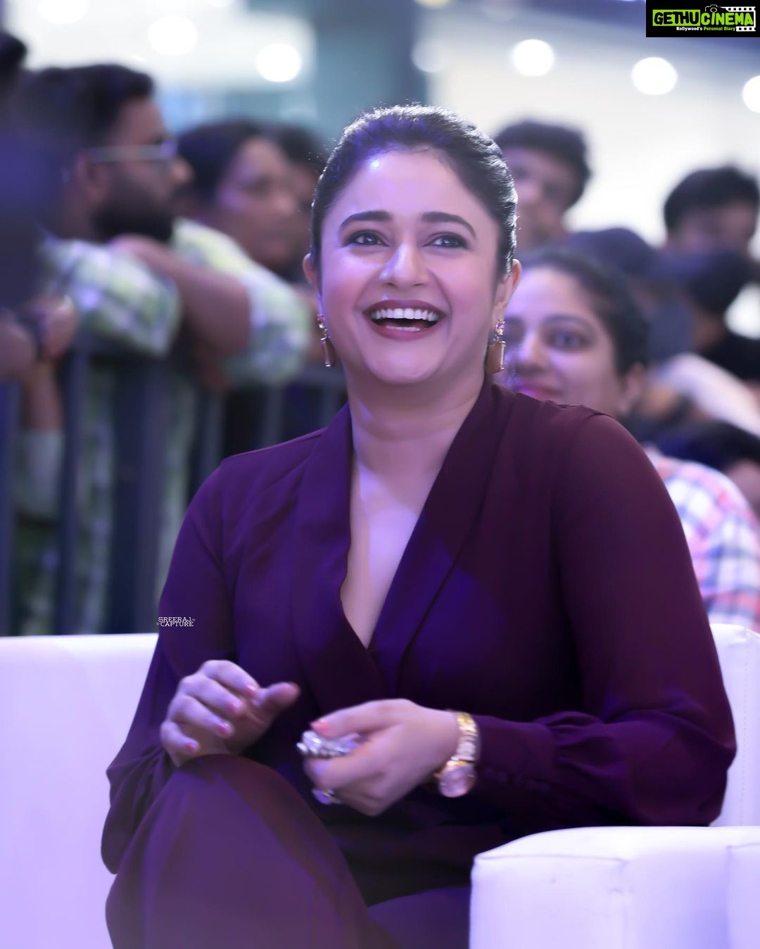 Poonam Bajwa Instagram - In Gods own country capital!Main hoom Moosa out on 30 th Septmember 2022!Much much much love ❤️ to Kerala!!! Thank you for these clicks @sreeraj_capture !mainhoommoosa#trivandrumdiaries#lulumalltrivandrum#pressevent#mollywood# LuLu MALL Trivandrum