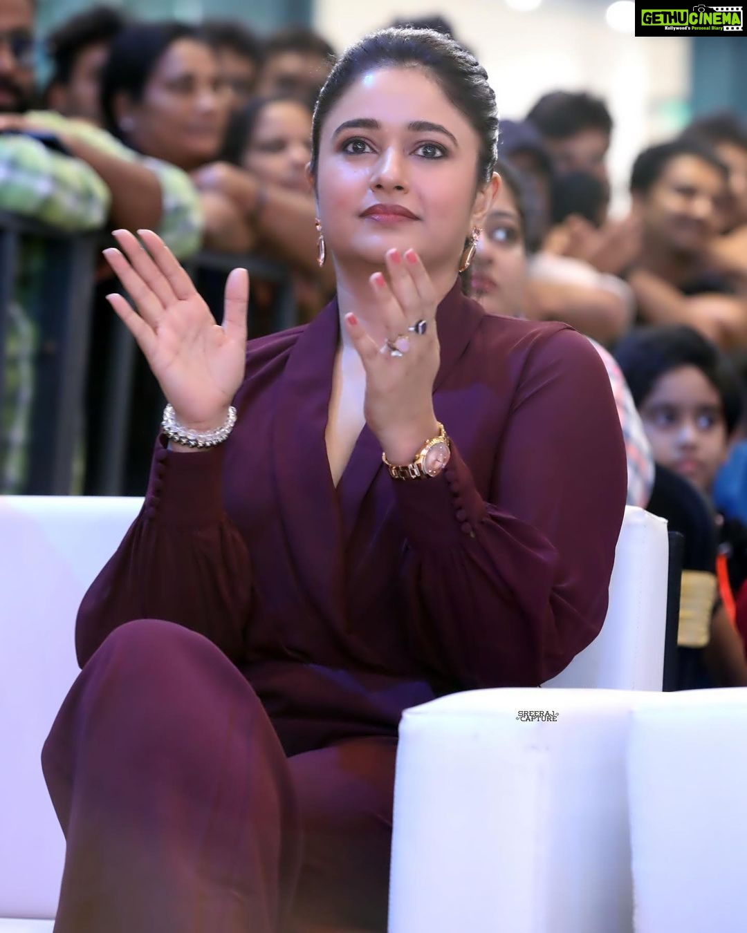 Poonam Bajwa Instagram - In Gods own country capital!Main hoom Moosa out on 30 th Septmember 2022!Much much much love ❤️ to Kerala!!! Thank you for these clicks @sreeraj_capture !mainhoommoosa#trivandrumdiaries#lulumalltrivandrum#pressevent#mollywood# LuLu MALL Trivandrum