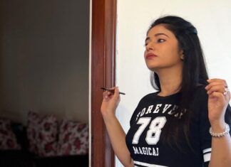 Poonam Bajwa Instagram - #liningeyes#notatutorial#stillgettingitright#themirrorseries
