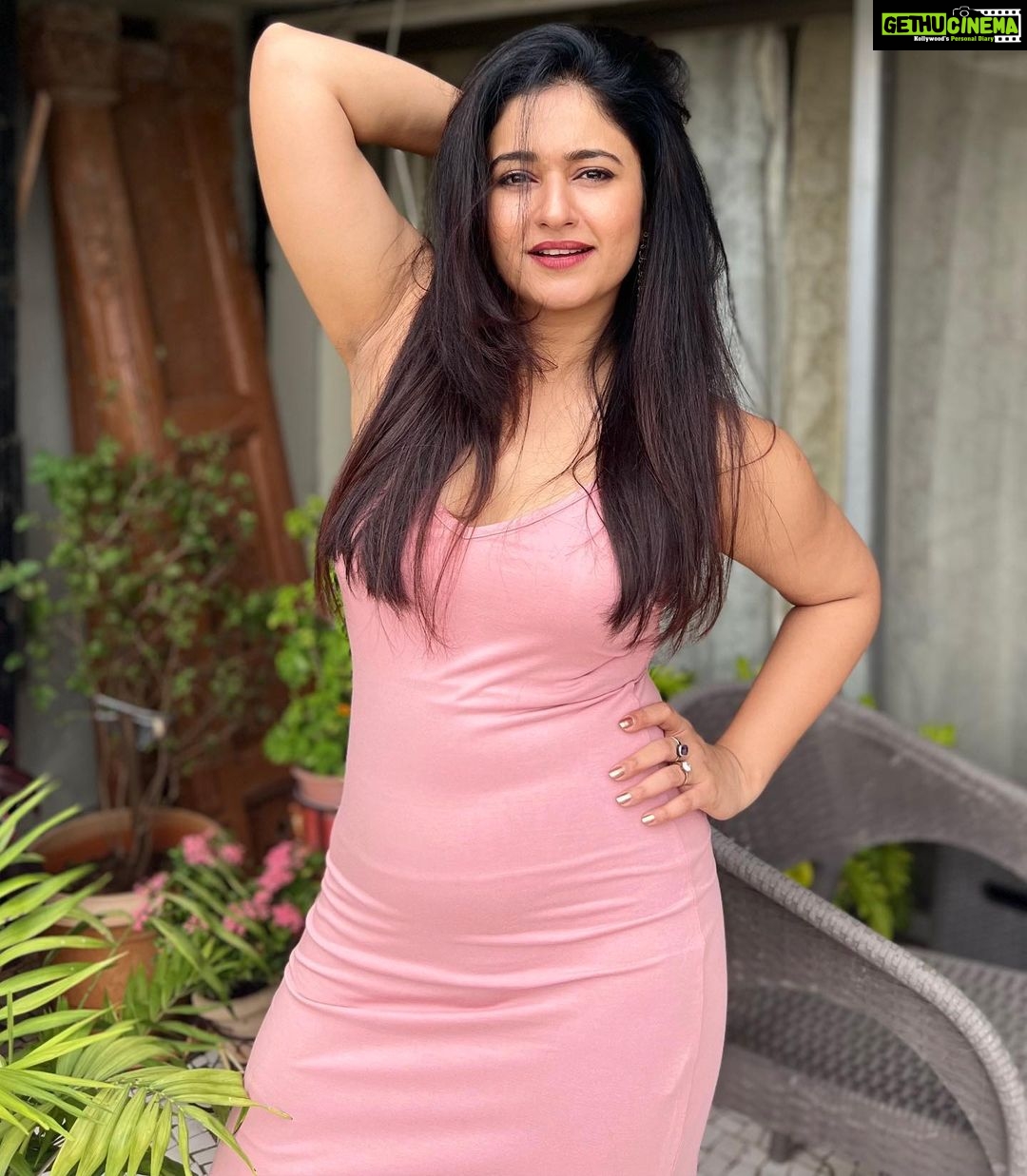 Poonam Bajwa Instagram - Good evening to you#💫💫💫💫