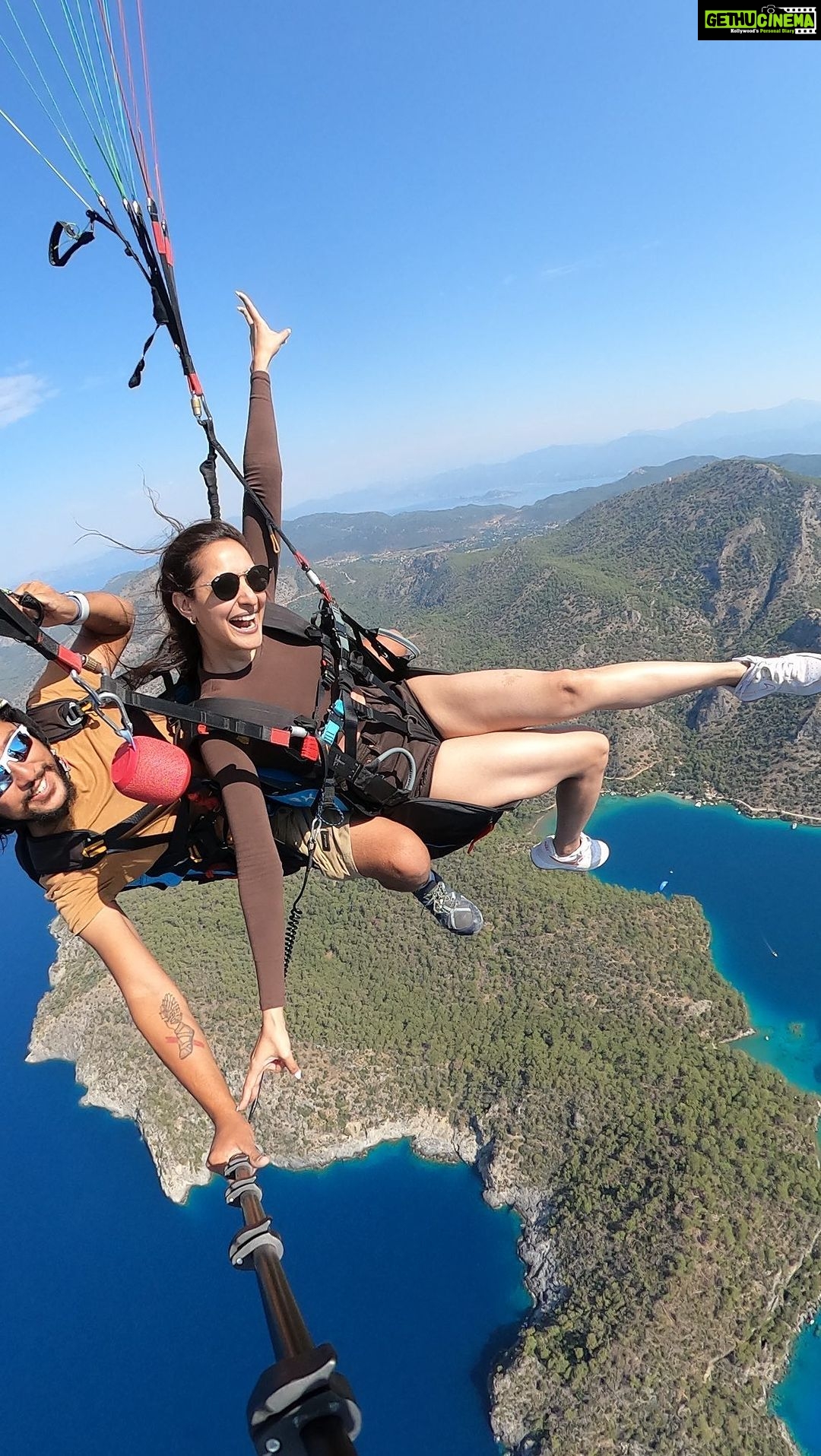 Pragya Jaiswal Instagram - Para Para Paradise 🪂 Ölüdeniz
