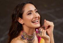 Pragya Jaiswal Instagram - Happy Janmashtami 🌼🌼 Outfit @sukritiandaakritiofficial Choker @baublelove Ring @shringaaar.theethnicstory Bangle @abhilasha_pret_jewelry Bag & footwear @vareli.bafna Styled by @anshikaav Assisted by @roshiijain @styledbytanishaa Make up @adhishreep Hair @ramihalder Photographer @dieppj