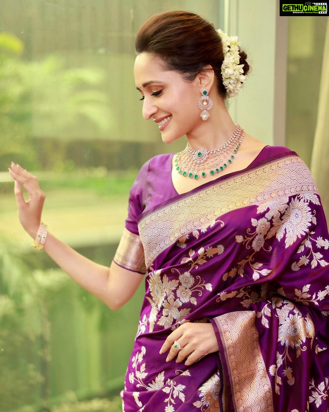 Pragya Jaiswal Instagram - Life isnβt perfect, but your sarees can be ππ For the opening of #KanchipuramNarayaniSilks in Hyderabad: Saree @kanchipuramnarayanisilks Jewellery @southindia_jewellers Stylist @neeraja.kona Asst stylist @manogna_gollapudi Makeup @makeupbymadhushreeganapathy Hair @venkymakeupstudio Photographer @pranav.foto