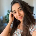 Prajakta Koli Instagram - Cleaned up for the first shoot in three weeks. Let’s go. 💪