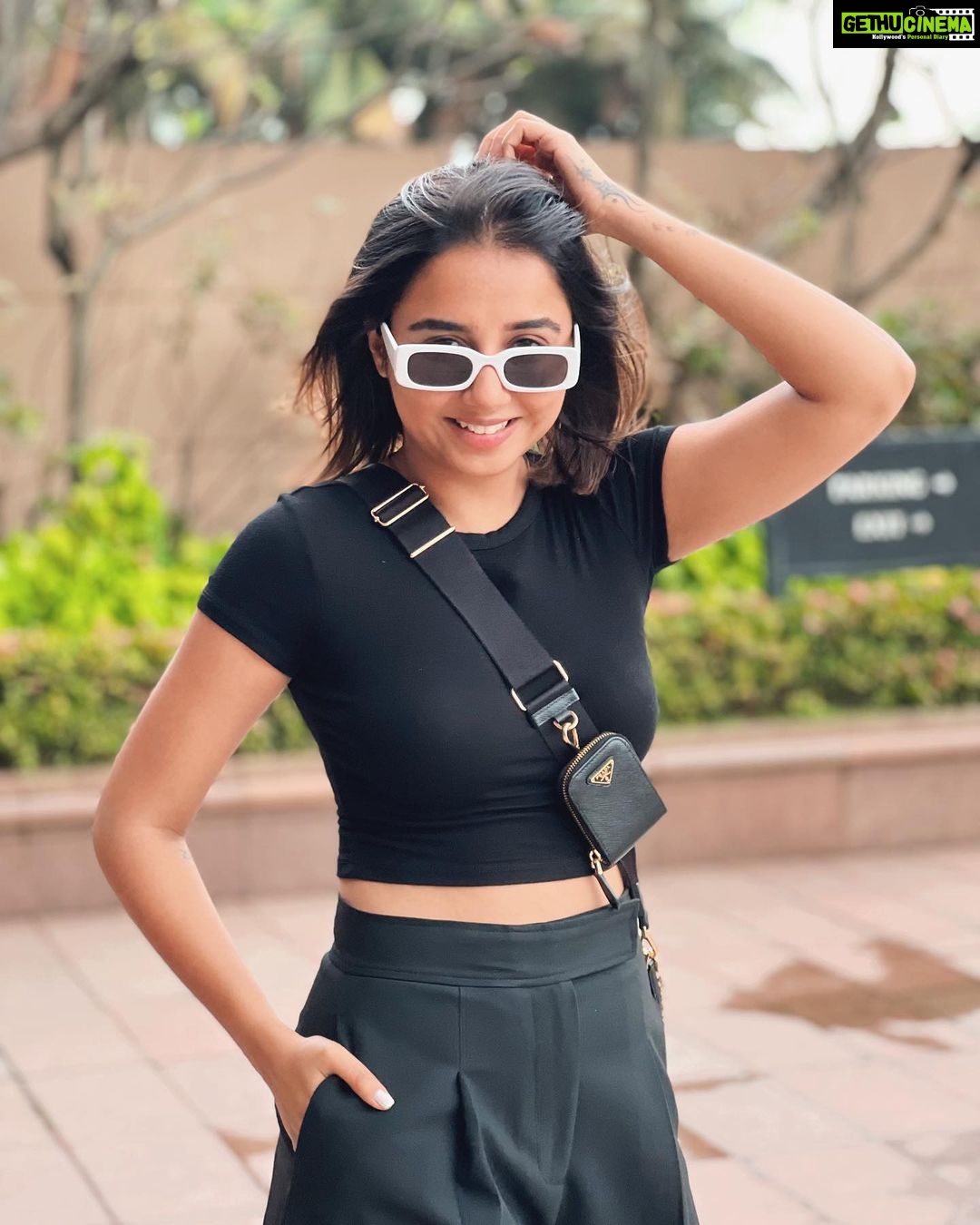 Prajakta Koli Instagram - Hair has different personality only weather wise. 🦁