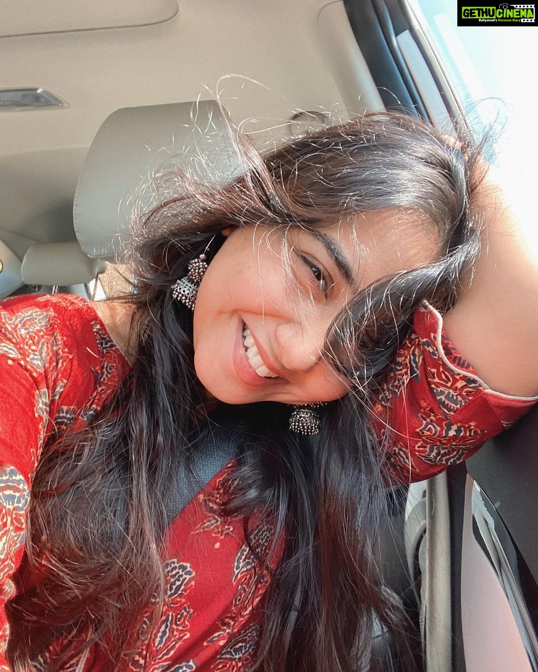 Prajakta Koli Instagram - So many smiles to live. So many thanks to give. 💫