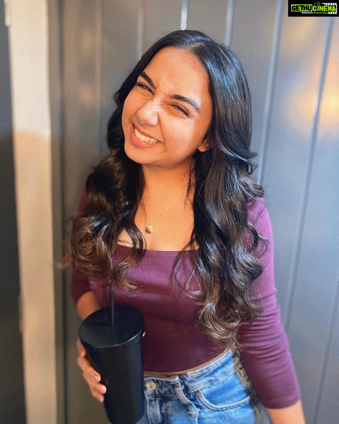 Prajakta Koli Instagram - Khush kyunki aaj nayi video aayi hai aur kal Mismatched ka trailer aa jayega!!! 🥳