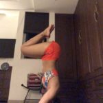 Prajakta Koli Instagram - Day 59 of #SelfQuarantine : I never thought I would ever become someone who LOVES working out. I always did it with half a heart. Always looked for excuses to avoid. Always chose not to do it. But my biggest win in this lockdown is that I have started enjoying working out so much it’s unbelievable! And It’s a mood uplifter more than anything else! 💪👏🏼♥️ Here’s my favourite accomplishment! #HeeHee