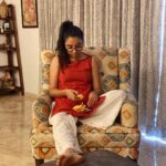 Prajakta Koli Instagram - Kya tareeke se santra chheela hai bhaiSAHAB! Tutorial chahiye??? #HeeHee