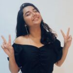 Prajakta Koli Instagram - Hoops bigger than my ambitions! #GoodMorning Styled by @shreejarajgopal Assisted By @priyankashirodkarajwani Makeup by @madhuradeokute Hair by @vicharemeghna