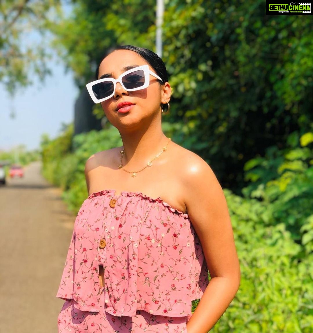 Prajakta Koli Instagram - One strawberry milkshake please.🍓 #GoodMorning Styled by @shreejarajgopal Assisted By @priyankashirodkarajwani Makeup by @madhuradeokute Hair by @vicharemeghna