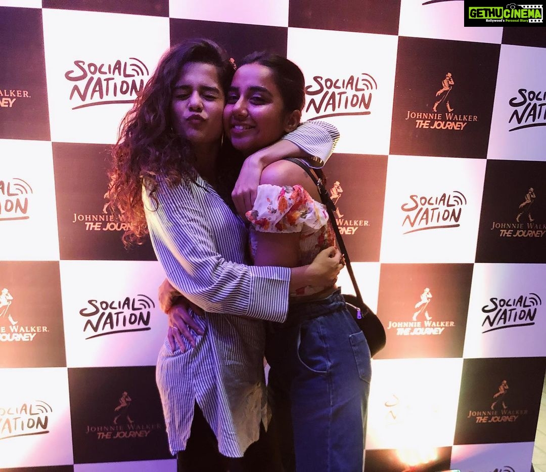 Prajakta Koli Instagram - Last night at the @socialnationnow welcome dinner with my Jigar ka Tukdas. ♥️ See you on the 19th and 20th!! #Eeeeeeep