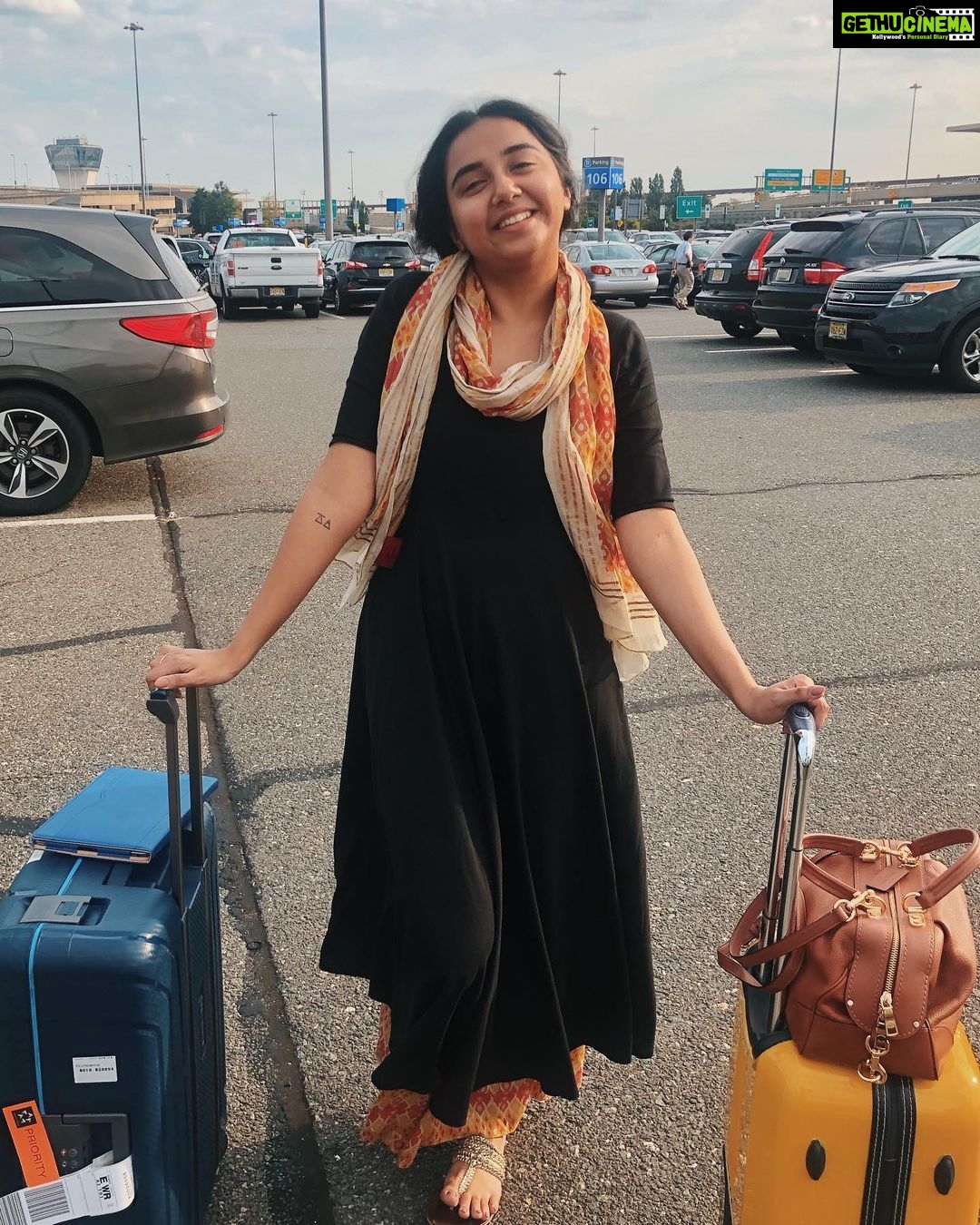Prajakta Koli Instagram - It’s nice to be in this city without the bajillion layers of sweaters and jackets. ♥️ New York City, N.Y.