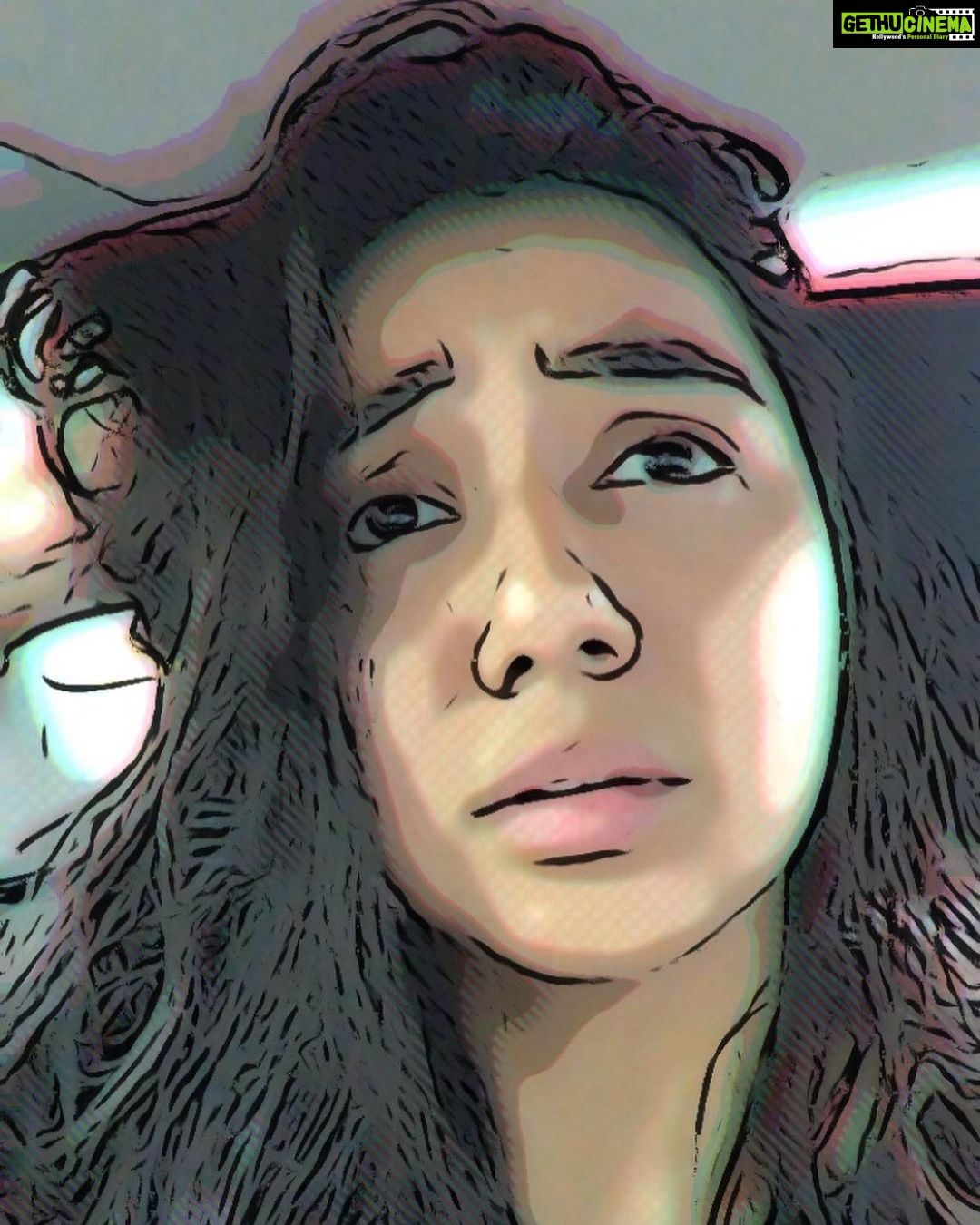 Prajakta Koli Instagram - If I was a painting I’d be called - “How do I leave early and reach late?” #VanGoghawale