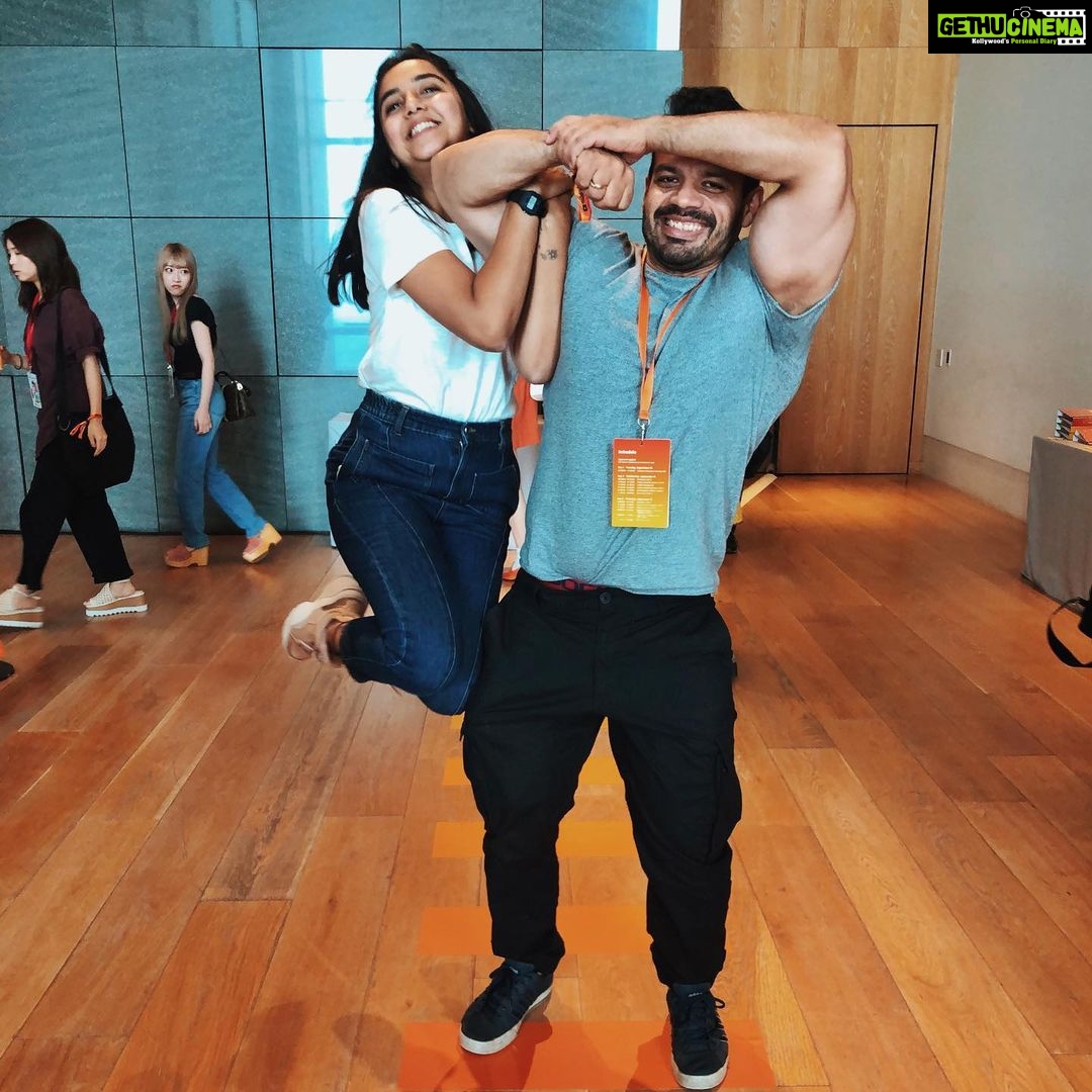 Prajakta Koli Instagram - @taneja.gaurav ‘s bicep is Me-Approved! ✅ #HeeHaw Tokyo, Japan