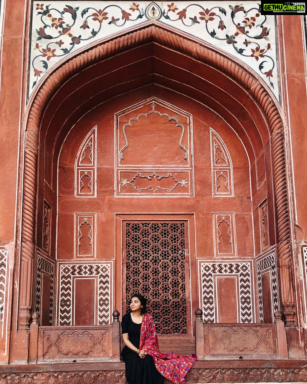 Prajakta Koli Instagram - It’s a beautiful country we live in. Let’s give it the love and respect it rightfully deserves. Happy Independence Day, India! ♥️ Taj Mahal, Agra City
