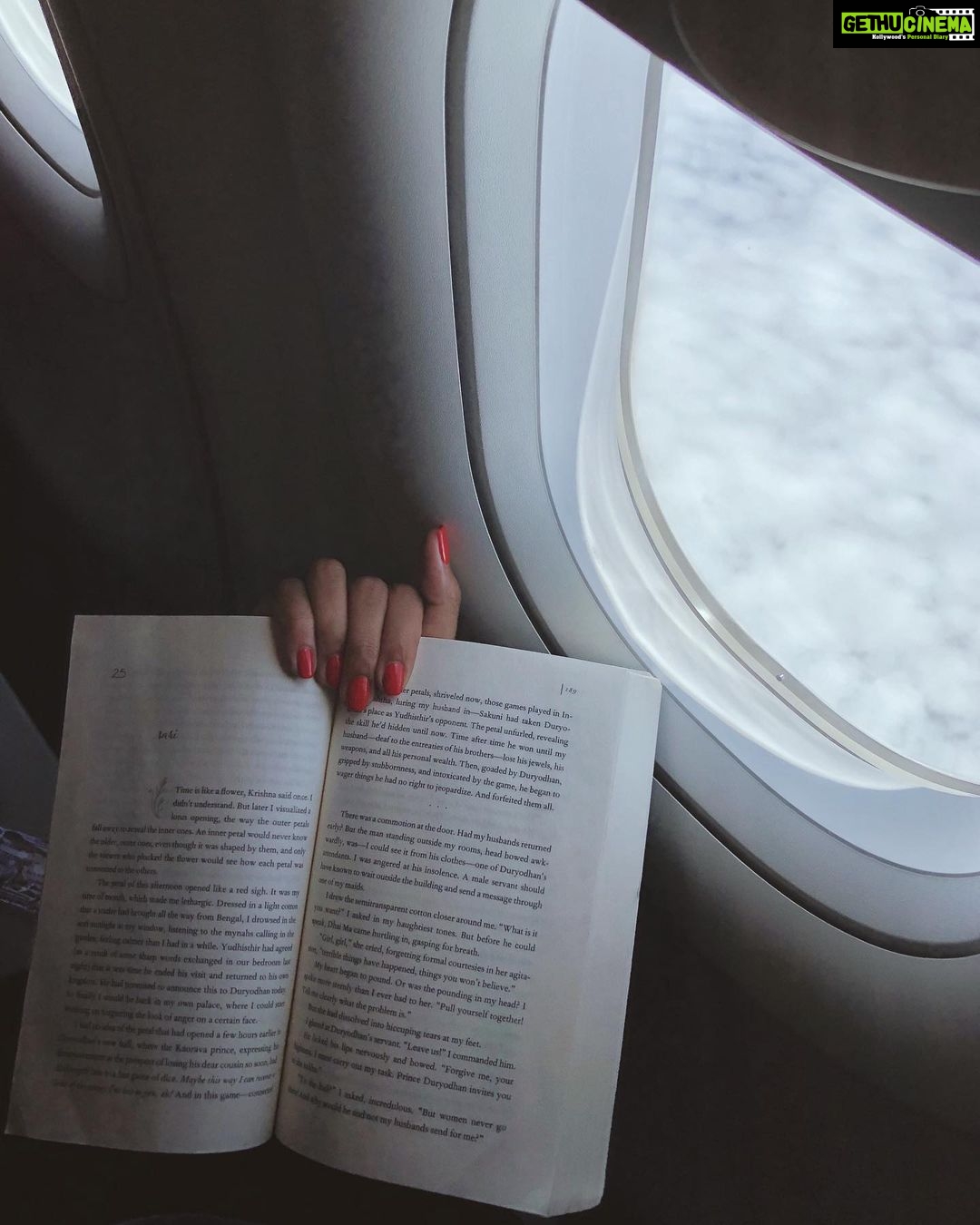 Prajakta Koli Instagram - How does one put a beautiful book down? 📖
