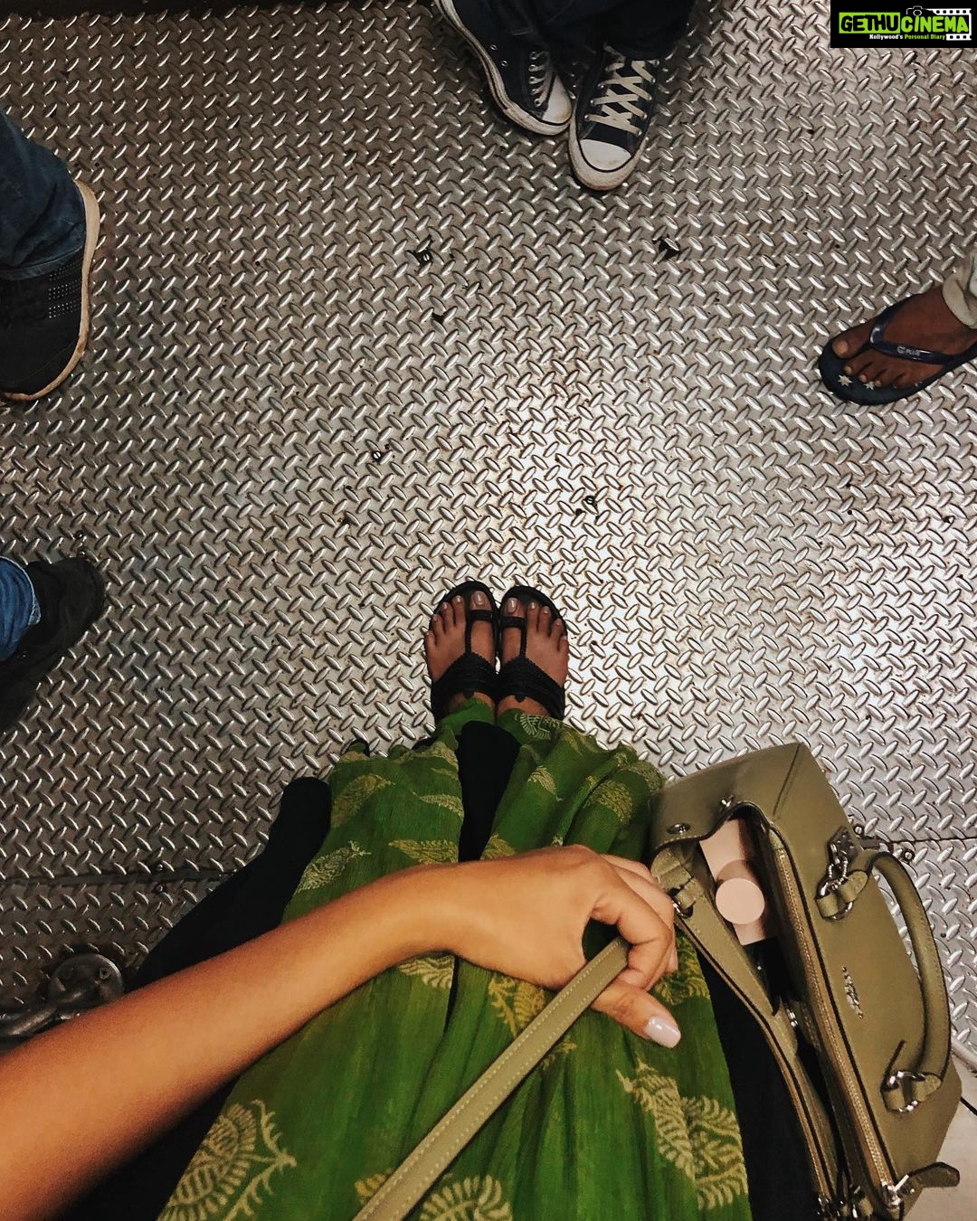Prajakta Koli Instagram - How I’ve missed this feeling.♥️ #MumbaiLocal