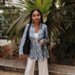 Prajakta Koli Instagram – Does anyone here know what to do with feet while clicking a picture? Lemme know. #KThanks 👗- @k.abykarishmaandashita 
Styled by boo @sherishshaikh !