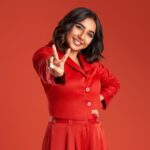 Prajakta Koli Instagram – PSA: Jab koi baat bigad jaaye, jab koi mushkil phail jaaye, just look at these pictures of @mostlysane and you’ll feel better 🥰🫶
Mismatched Season 2 is now streaming 🥳

#MismatchedOnNetflix

@mostlysane @rohitsaraf @muskkaanjaferi @taarukraina @devyani.shorey @vihaansamat @kritikabharadwaj95 @abhinavsharma5 @vidyamalavade @rannvijaysingha @sanjana.sarathy @pripribanerjee @ahsaassy_ @akvarious @gazaldhaliwal @aarshvora @knowndeeknee @sunayanakumari @akshayjjw @ronnie.screwvala @sanayairanizohrabi @sanjeevkumarnair @rsvpmovies