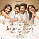 Prajakta Koli Instagram - My picture perfect family!❤️ #JugJuggJeeyo, in cinemas 24th June. @raj_a_mehta @karanjohar @anilskapoor @neetu54 @kiaraaliaadvani @varundvn @manieshpaul @apoorva1972 @tseries.official @panchamighavri @dharmamovies @viacom18studios @rishiwritess