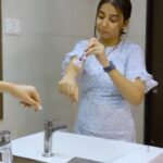 Prajakta Koli Instagram - I’ve been using the @venusgillette_in for years now and all myths have just been busted every time! Try it for yourself and see no? Just make sure you moisturise after use. 💜