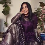 Prajakta Koli Instagram - ✨💜 …. Styled by @sakshi312 📷 - @flyingparatha Outfit - @sobariko Jewellery- @neetaboochrajewellery Kolhapuris - @aprajitatoorofficial
