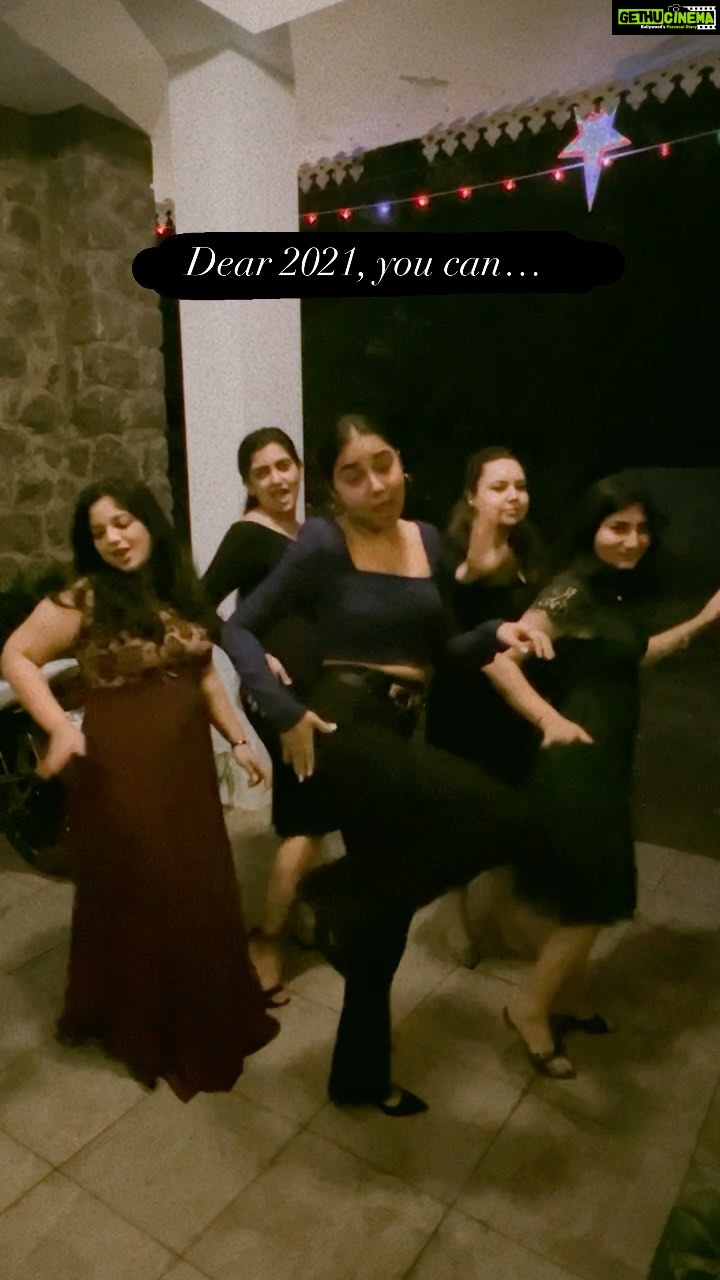 Prajakta Koli Instagram - Byeeeeeee 👋