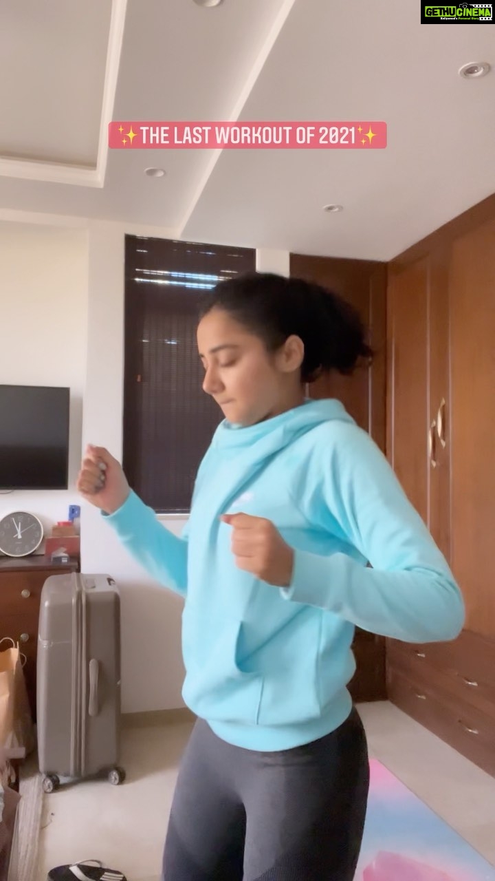 Prajakta Koli Instagram - Bro if I can do this on my period, itβs over for the world! Good job,P! β₯οΈ @subtle.strength πππ₯³