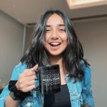 Prajakta Koli Instagram – The MostlySane Mugs just went LIVE on @themerchbay ‘s website!! LINK IN BIO!