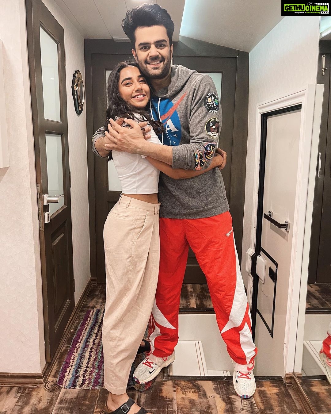 Prajakta Koli Instagram - Pack up for tonight! 🥳