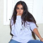 Prajakta Koli Instagram - This account is a fan handle for the Lavender DumDum Army Sweatshirt. 💜 .. 👕- MostlySane merch on @themerchbay Makeup by @sahithya.shetty Hair by @rupali.dhumal Styled by @sakshi312 📷- @shivamguptaphotography Makeup asst.- @sujata_mandiyal 📷 asst. - @rascalwithacamera