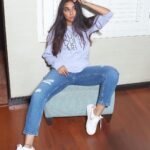 Prajakta Koli Instagram - This account is a fan handle for the Lavender DumDum Army Sweatshirt. 💜 .. 👕- MostlySane merch on @themerchbay Makeup by @sahithya.shetty Hair by @rupali.dhumal Styled by @sakshi312 📷- @shivamguptaphotography Makeup asst.- @sujata_mandiyal 📷 asst. - @rascalwithacamera