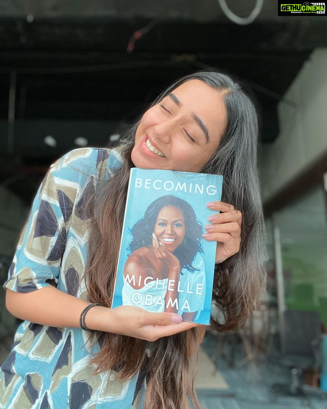 Prajakta Koli Instagram - Got a special delivery all the way from Washington this morning. OMG. 😭♥️ Thank you @michelleobama @youtube !!!