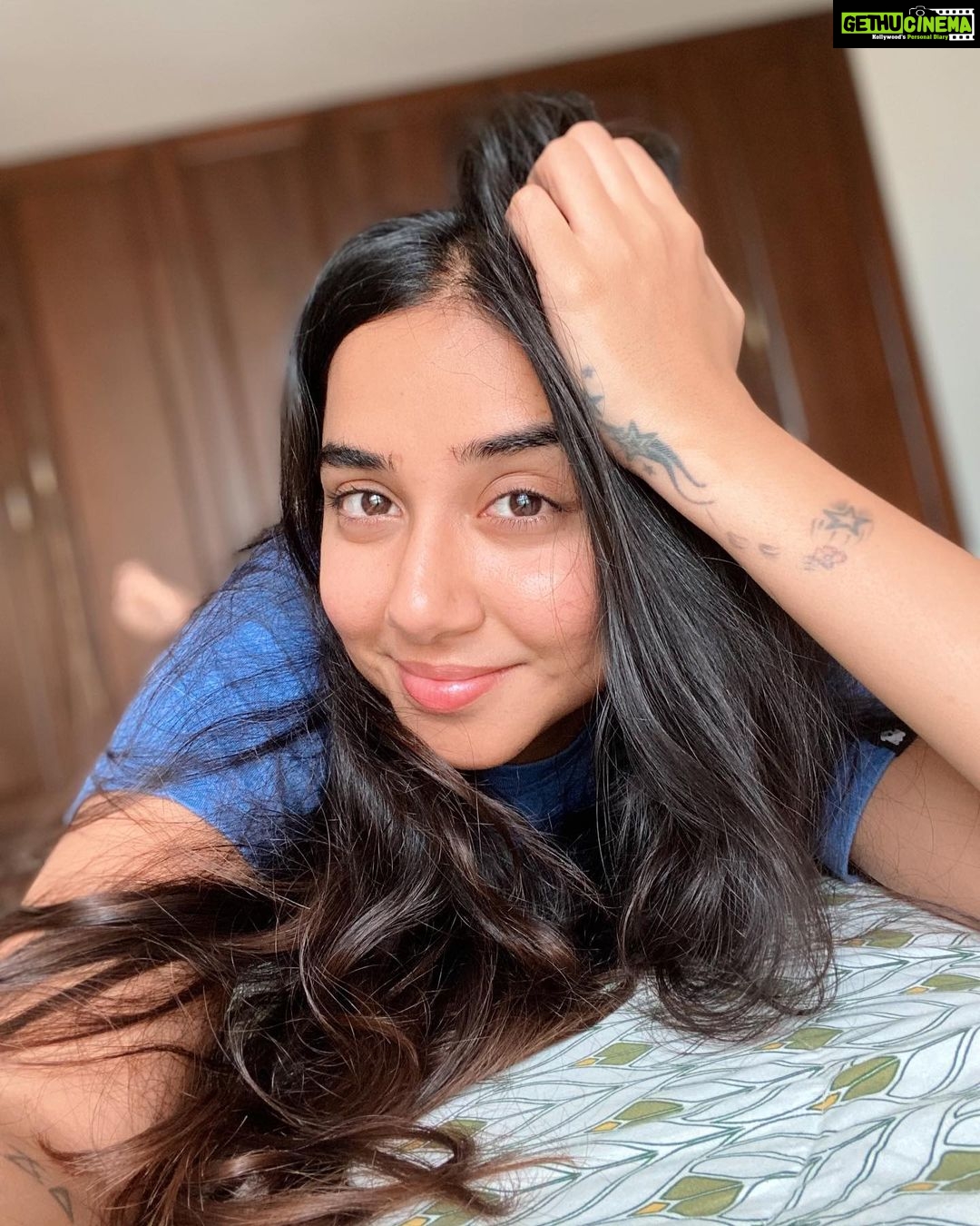 Prajakta Koli Instagram - Woke up fresh. Got lazy after Chai. I blame the weather. 😶