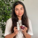 Prajakta Koli Instagram - Continuing the conversation about my everyday skincare routine! I have lately been obsessed with the @olayindia Power Duo. It has the Olay Luminous Serum that is rich in 99% pure Niacinamide & goes 10 layers deep to bring out a healthy glow and The Olay Regenerist Whip which has Niacinamide and Hyaluronic Acid along with Pentapeptide that makes my skin firm, plump and keeps it hydrated. It's light and non-sticky which is sooooo good for my oily skin! It also has SPF 30 and can be used as a primer before make up.  This combination has been an important part of my skincare to give me that #NoFilterSkin! Grab yours today on NYKAA, use my code: OLAYUC30 for a 30% off 🎉 🛍 #Ad