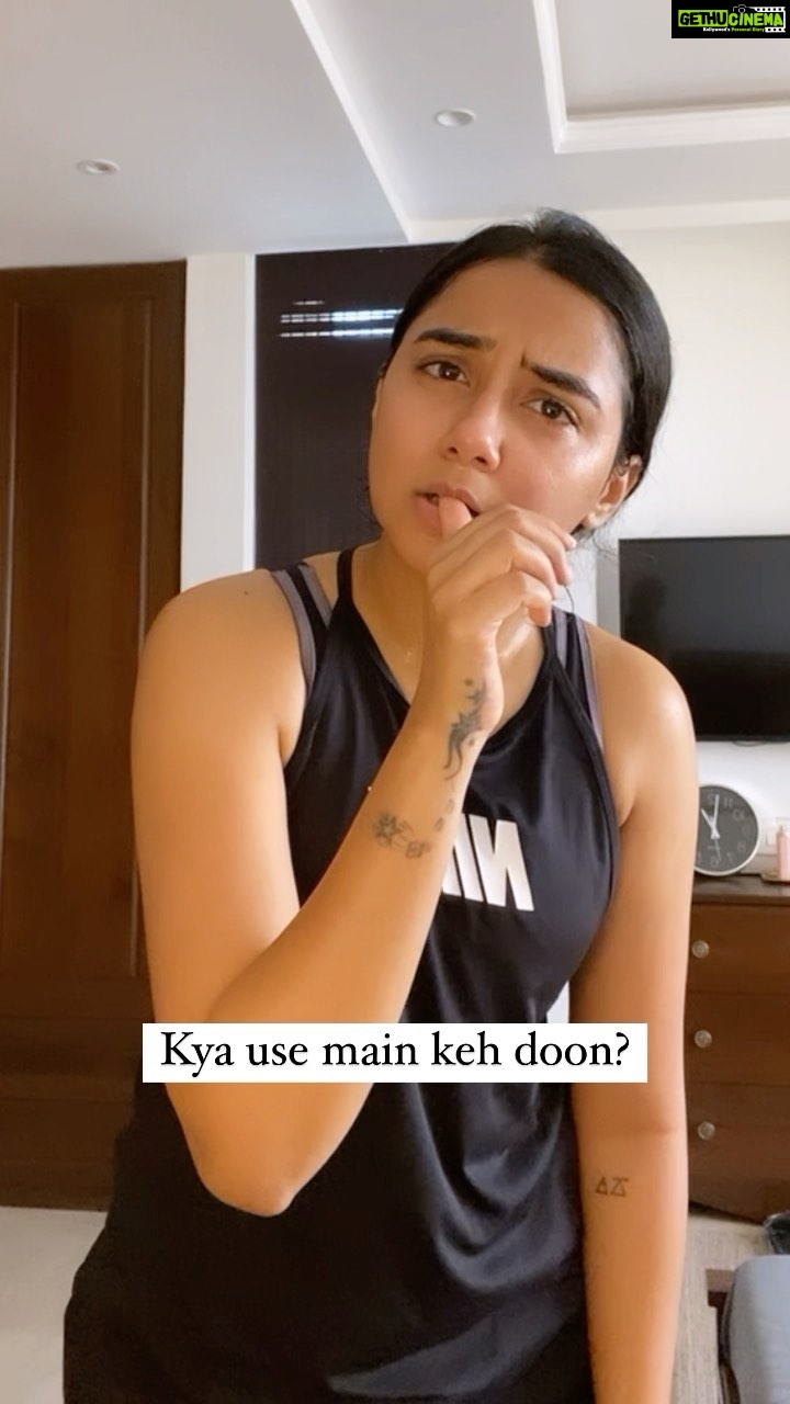 Prajakta Koli Instagram - Romance ki band bajaa di.