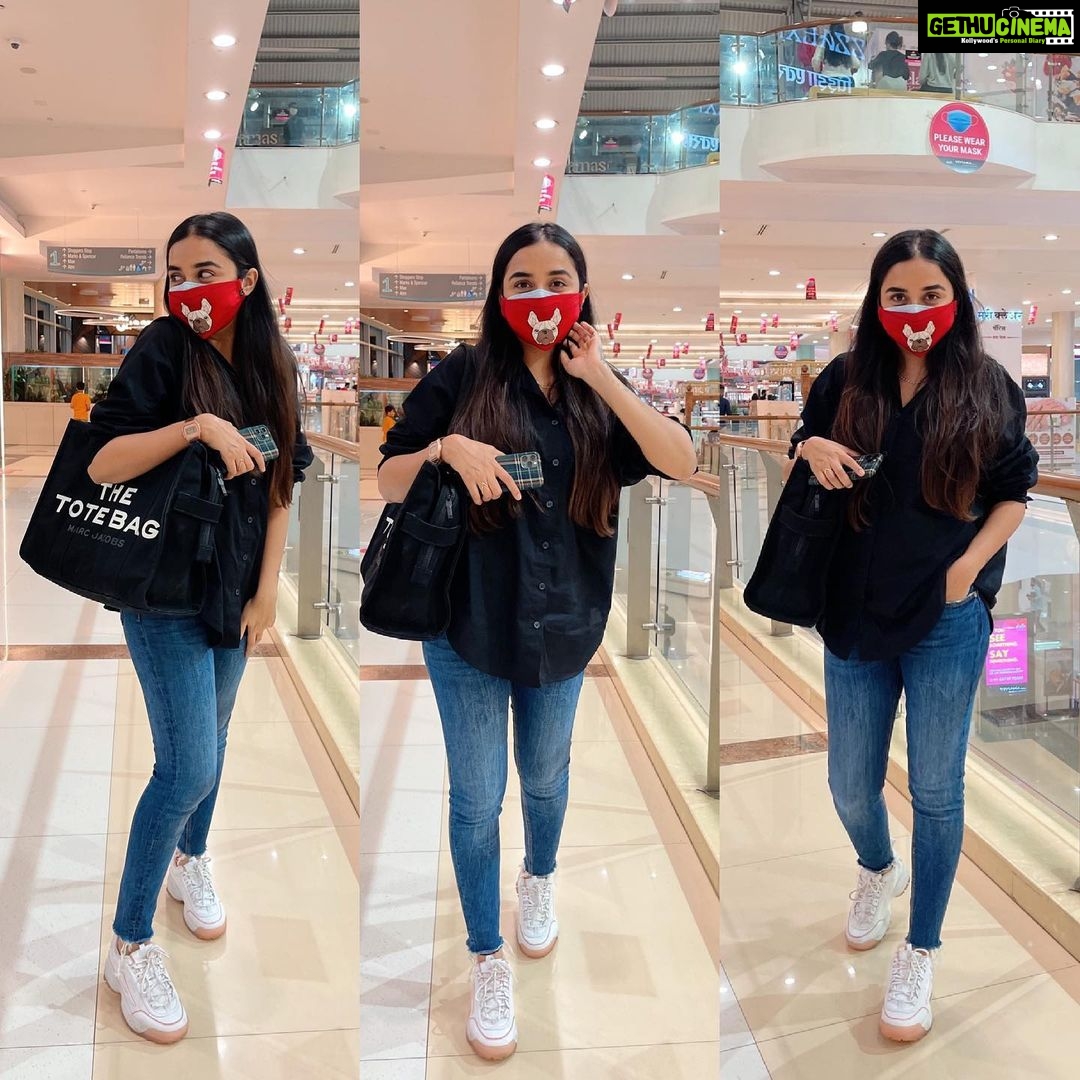Prajakta Koli Instagram - Went to the mall omg.