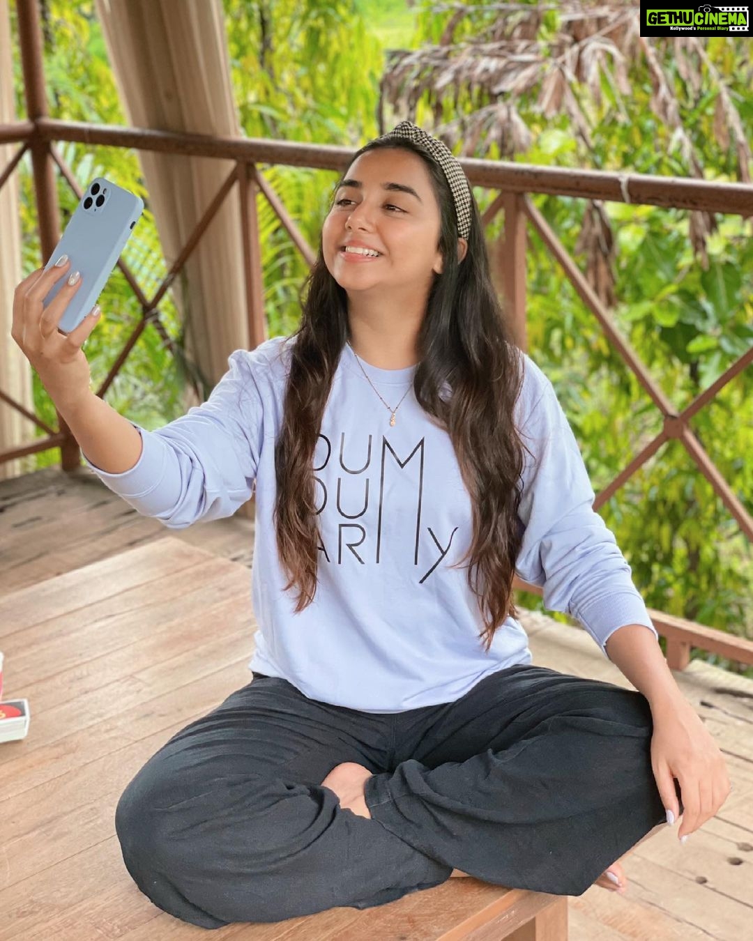 Prajakta Koli Instagram - MOSTLYSANE MERCH is here!!! The team and I have been working on this for months now and I am so happy that it’s finally happening! The first line of the official MostlySane Merch is now out for PRE-BOOKING! Link is in my bio!!! You can now pre-book your merch so you get it first when sales open! Also, the design I launch with HAD to be the ‘DumDum Army’ logo! Thank you for giving me the courage to launch a merch line! I couldn’t have done it without all your comments asking for merch! Yay!