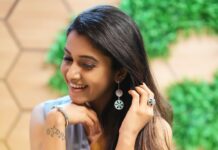 Priya Bhavani Shankar Instagram - 🙋🏻‍♀️ Styling @niru05_raghupathy Outfit @ampmfashions Jewellery @amrapalijewels @amethystchennai Footwear @birkenstockin PC @arunprasath_photography